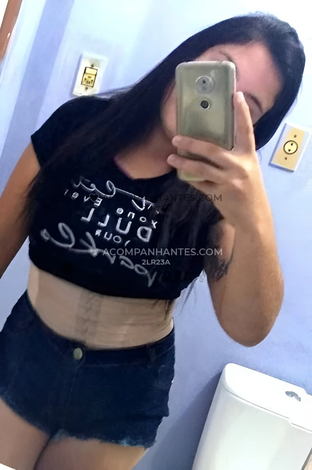 Ola queridos me chamo manuela uma acompanhante de alto padrao de 24 anos morena deslumbrante e bem atrevida sou totalmente desencanada e sem restricoe...