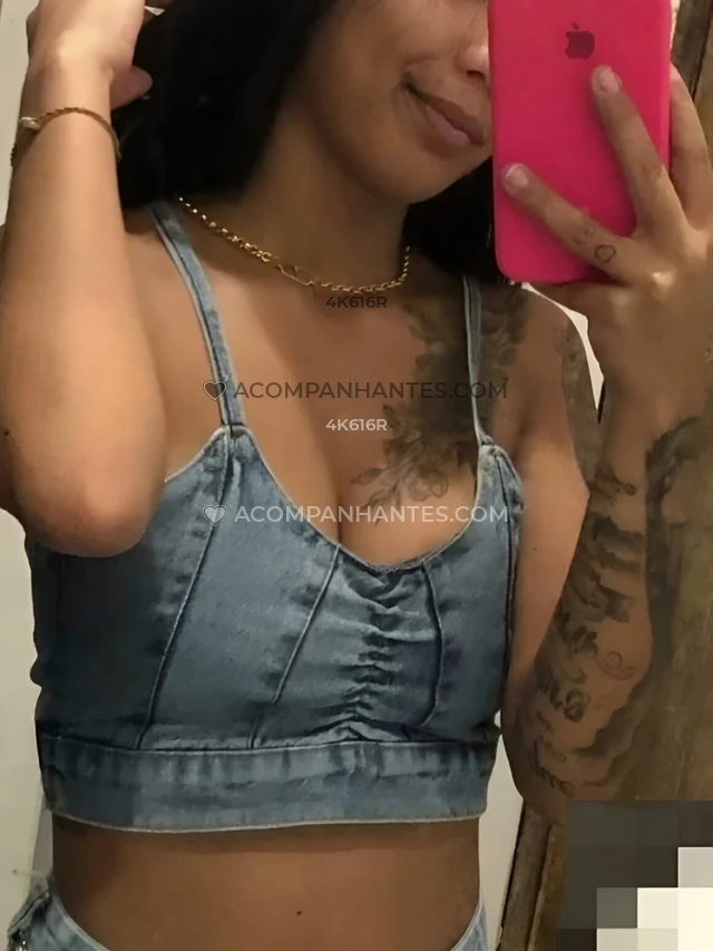 Oi sou evelyn loren tenho 23 anos e atualmente estou em sao luis no brasil sou uma acompanhante esbelta de cabelos e pele morena e e minha primeira ve...