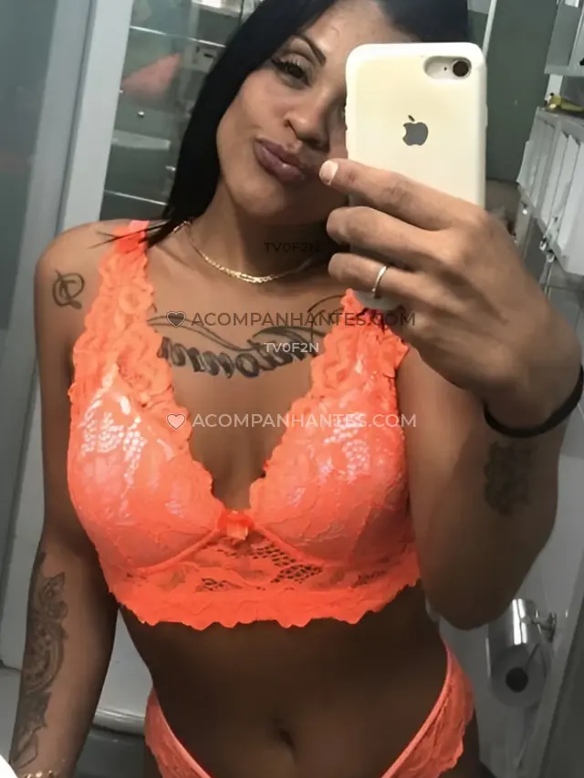 Julia uma acompanhante de pele morena com um corpo totalmente natural medindo 1 56 m de altura sou do tipo namoradinha mas daquelas bem amorosas e ate...