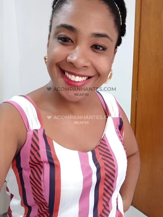 Sou uma mulher de atitudes sutis afetuosa e com cheiro agradavel tenho prazer em oferecer atencao e atuar como se fosse sua namorada procuro ser a par...
