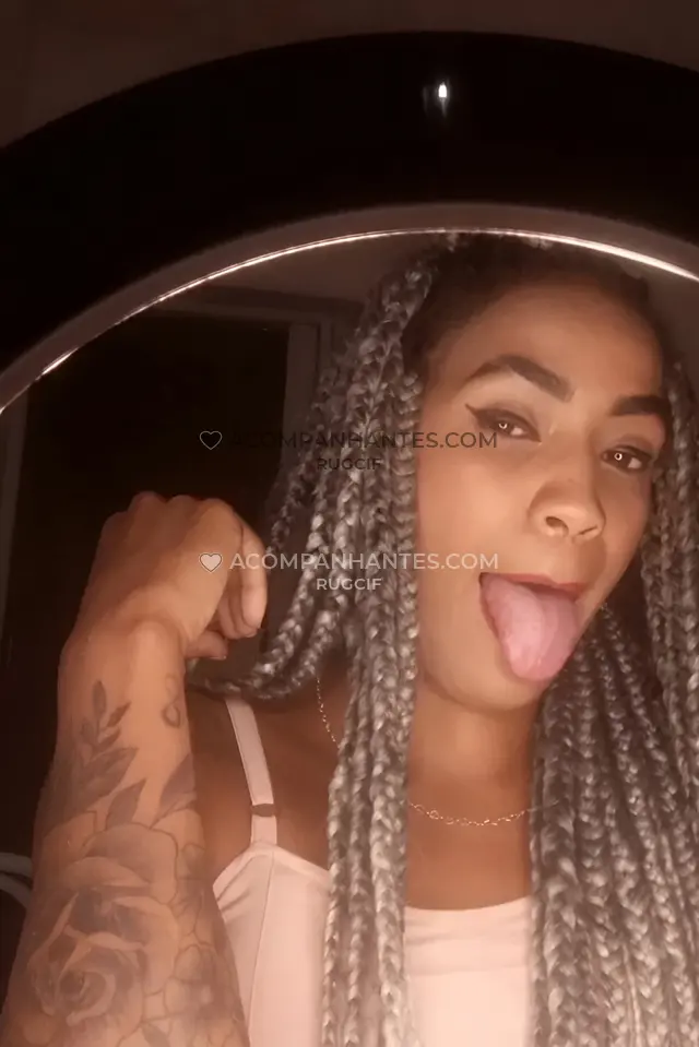 Ola meus queridos como estao meu nome e rebbeca e sou uma bela acompanhante disponivel para te proporcionar prazer voce tera a chance de desfrutar de...