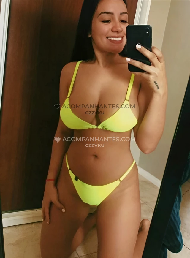 Ola tudo tranquilo com voces chamo me lika uma jovem de 21 anos que atua como acompanhante sou morena de cabelos compridos e possuo um corpo lindo aca...