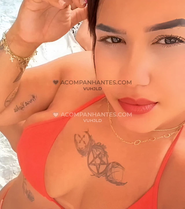 Eu sou jhullyzinha uma pequena escort com uma enorme presenca e charme com 1 53m de altura sou uma carioca repleta de simpatia e atitude bastante afet...