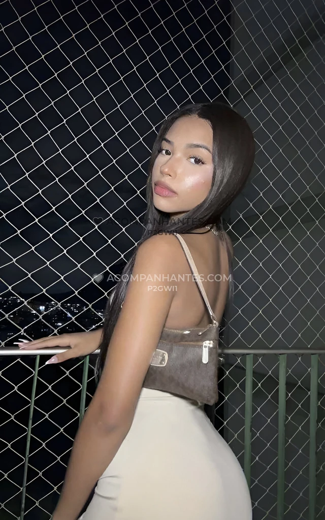 Oi querido me chamo angel sou uma jovem de dezoito anos magra morena e pequena ninfeta exatamente do jeito que voce aprecia domino o ingles suficiente...