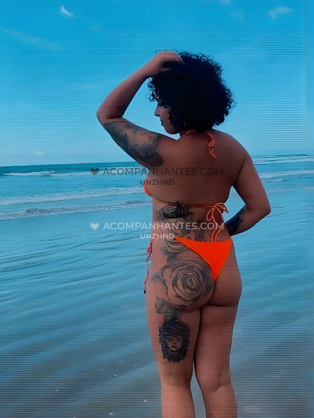 Meu nome e amanda tenho 22 anos de idade e 1 73m de altura bastante voluptuosa durante meu servico nao realizo qualquer atividade sem o uso de proteca...