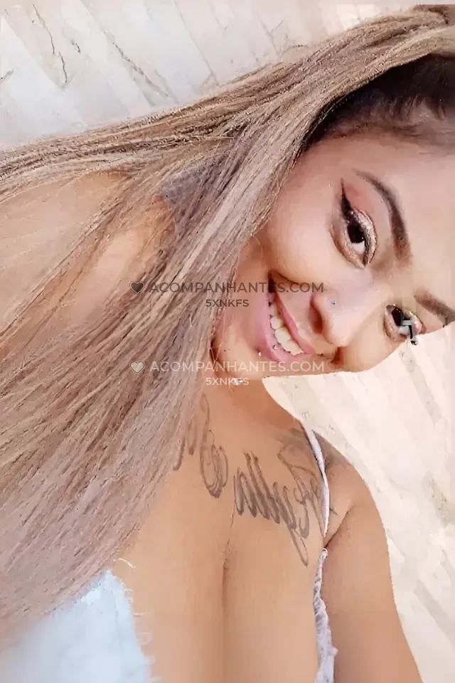 Ola queridos meu nome e natalia tenho 19 anos trabalho como garota de programa e acompanhante sou da bahia bastante safada e fogosa quando estou entre...