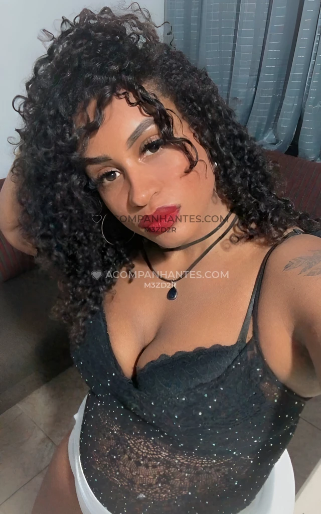 Oi sou manu santos tenho 28 anos e nasci em guaruja brasil sou uma acompanhante morena e gordinha a preta mais hot da sua area tenho uma bucetinha ape...
