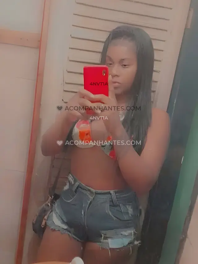 Ola meu querido meu nome e larissa e sou uma escort tenho 23 anos cor de pele mulata cabelos encaracolados e um corpo super atraente do tipo mignon no...