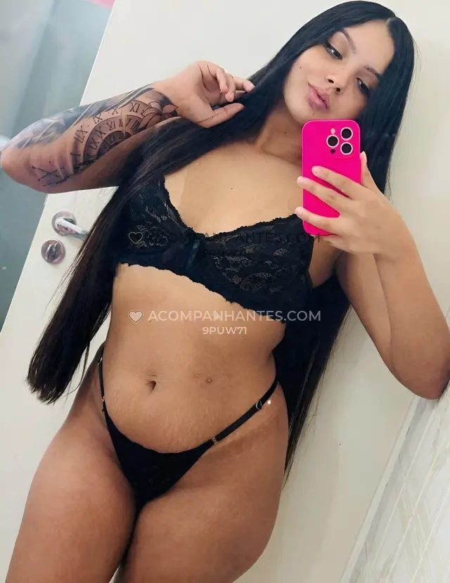 Oi meu nome e laryssa sou uma garota de programa estilo japonesinha maliciosa com um corpo sedutor e atraente com incriveis curvas que voce vai adorar...