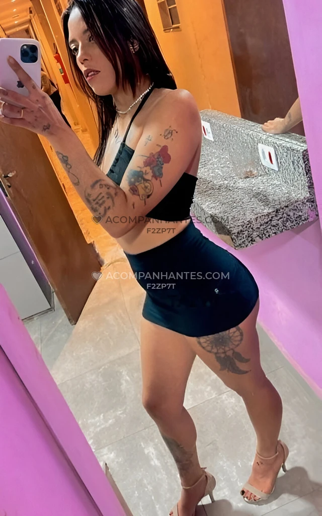 Meu nome e lorraine tenho 23 anos e sou uma recem chegada garota de programa a cidade nao me importo com a posicao e sou completamente descomplicada o...