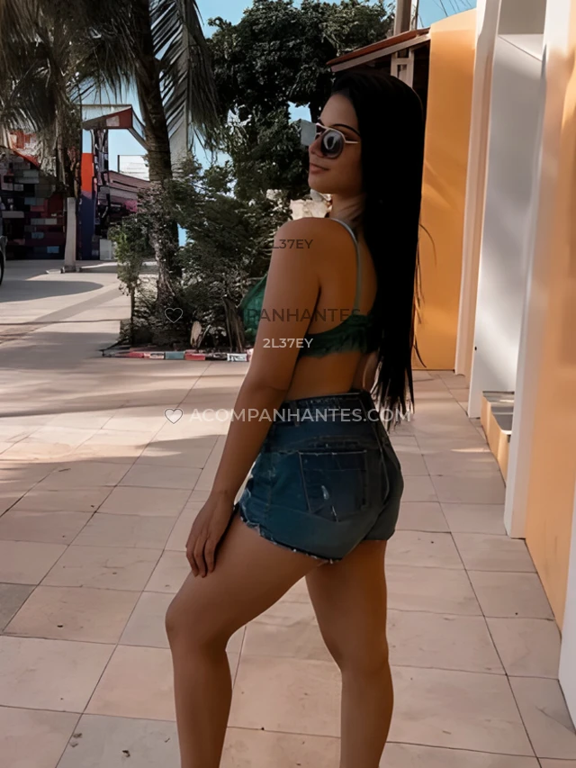 Tenho 25 anos sou uma jovem morena de cabelos castanhos possuo seios pequenos e firmes e um bumbum grande e arredondado te deixo bem a vontade para qu...