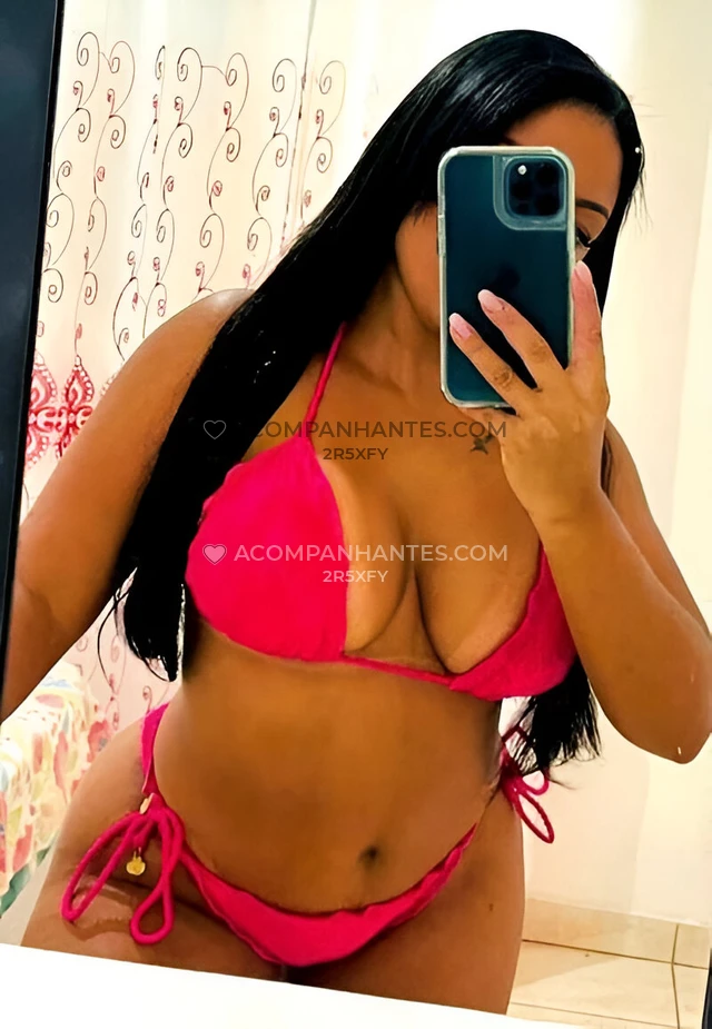 Estou encantada por ter voces visitando o meu anuncio me chamo fernandinha uma escort atraente tanto no rosto quanto no corpo com seios firmes e uma v...