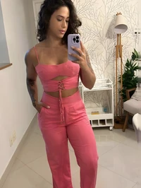 Encantado meu nome e mia sou uma mulher extraordinariamente afetuosa agradavel e cativante possuo uma docura combinada com um toque ousado adoro estab...