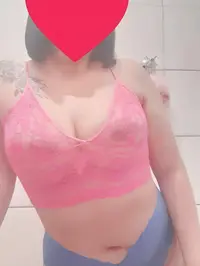 A morena clara com seios grandes e firmes esta aqui para seu prazer sou sem frescuras no atendimento beijo na boca pratico sexo anal e ofereco um oral...