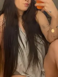Oi me chamo carol e sou uma escort brasileira de 24 anos residente da encantadora praia grande apresento me como uma mulher ousada estou apenas de pas...
