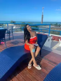 Ola me chamo heloisa e tenho 19 anos atualmente me encontro na cidade de caruaru com grande expectativa de fazer novas amizades sou uma acompanhante m...