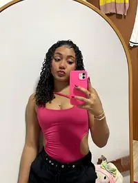 Oi querido sou a ana essa garota de programa uma escolha de prazer bem safada e cativante para aqueles com apreciacao refinada adoro sentir o leite na...