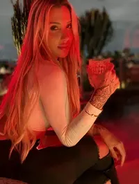 Ola sou natalia tenho 28 anos e trabalho como acompanhante em sao luis descrevo me como uma mulher amorosa atenta perfumada bela e que oferece um serv...