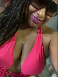 Disponivel bucetinha apertada e quente se voce decidir entrar em contato comigo garanto que nao se arrependera