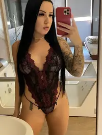 Oi sou a sophia uma mulher de 23 anos que trabalha como acompanhante em lauro de freitas brasil sou uma menina ousada ofereco sexo oral sem preservati...