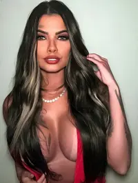 Oi meu tesao muito prazer me chamo nathaly sou uma acompanhante mignon siliconada uma putinha de verdade bem safada e prontinha para ser o seu vicio v...