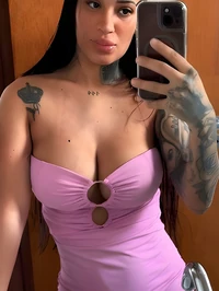 Meu nome e mirella uma acompanhante paulista de 19 anos extremamente ardente tenho cabelos longos seios volumosos e bumbum redondo meu tom de pele e m...