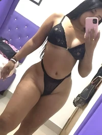 Ola queridos estou ansiosa para o nosso encontro me chamo kamily uma acompanhante sedutora de 27 anos proprietaria de um corpo cheio de curvas irresis...