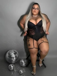 Oi bonitao prazer em te conhecer meu nome e thais luz eu sou uma acompanhante sexy e voluptuosa uma gatinha estilo mulher sensual com peitos grandes t...