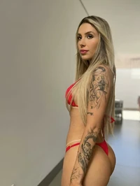 Oi me chamo mariana tenho 25 anos e sou uma acompanhante oriunda da colombia atualmente residindo em maringa brasil sou uma loira que adora se diverti...