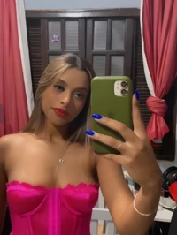 Os meus servicos sao bastante tradicionais proporciono ao cliente um conforto semelhante ao que sentiria se estivessemos em uma relacao amorosa algo e...