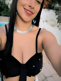 Oi gosto de proporcionar diversao e satisfacao caso deseje ser feliz nao hesite em me contactar trabalho das 12 00 ate a meia noite o custo e de rusd...