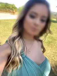 Sou carla uma estudante universitaria que trabalha como escort sou solteira e muito mimosa buscando diversao sou uma bela mulher sedutora cheia de car...