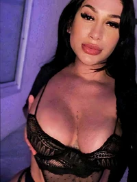 Ola meu bem eu sou uma morena alta com tatuagens e completamente natural ofereco um atendimento exclusivo simpatico e considerado sem qualquer pressa...