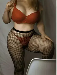 Oi me chamo linda pavao e tenho 48 anos atuando como acompanhante em sao paulo sou uma mulher educada loira de pele suave e perfumada dona de seios na...