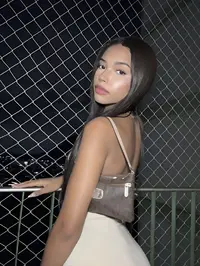 Oi querido me chamo angel sou uma jovem de dezoito anos magra morena e pequena ninfeta exatamente do jeito que voce aprecia domino o ingles suficiente...