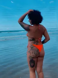 Meu nome e amanda tenho 22 anos de idade e 1 73m de altura bastante voluptuosa durante meu servico nao realizo qualquer atividade sem o uso de proteca...