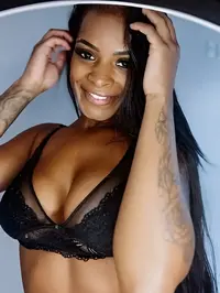 Possuo 24 anos sou uma acompanhante de pele mulata falsamente magra com belas formas e traseiro grande como namorada sou apaixonada carinhosa e atrevi...