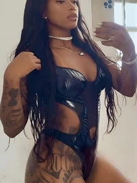 Oi meu nome e kayla uma garota de programa brasileira de 24 anos residindo na encantadora cidade do rio de janeiro sou uma mulher negra alguns me desc...