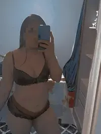 Oi meus amores sou uma garota de programa de alto padrao com 21 anos e cabelos escuros tenho corpo voluptuoso com seios e traseiro firmes uma verdadei...