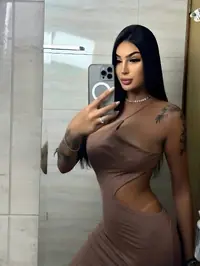 Oi me chamo bruna karem uma jovem de 24 anos disponivel para encontros presenciais chamadas em video e venda de conteudos sou uma garota de programa b...