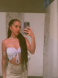 Oi sou a izabela tenho 23 anos e moro em taguatinga estou entusiasmada para encontrar novas pessoas sou morena tenho 1 60m adoro um bom oral principal...