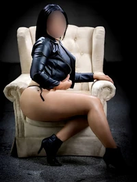 Bem vindo querido chamo me carolina e sou uma companheira latina muito marota atraente bem educada elegante e discretamente sociavel a minha forma fis...