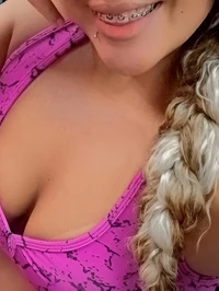 Que delicia ter voces aqui no meu perfil meu nome e sarah sou uma garota de programa audaciosa e com muito desejo tenho certeza que vao adorar passar...