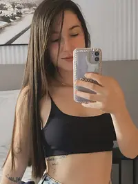 Estarei na cidade apenas por um curto periodo sou uma garota mignon branquinha jovem e muito higienica eu sou amigavel e sempre tento fazer o cliente...