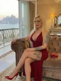 Oi eu sou amanda cardoso uma acompanhante brasileira de 40 anos que vive no rio de janeiro eu sou uma pessoa afetuosa apaixonada e muito bem educada s...