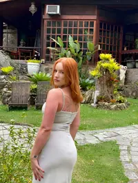 Ola meus reis eu sou yasmin saint laurent uma ruiva natural com um lindo traseiro pele extremamente suave perfumada e agradavel de ser tocada nao sou...