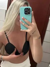 Oi queridos eu sou uma loira danadinha exatamente do jeito que voces gostam com aquele estilo namoradinha que vai fazer voce se sentir confortavel e m...