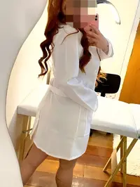 O meu nome e barbara reis tenho 27 anos meco 1 56 de altura possuo seios naturais cintura fina e um belo traseiro grande sou uma ruiva acompanhante e...