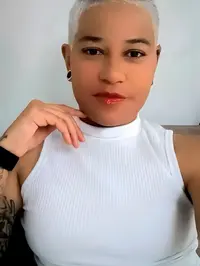 Ola querido sou mariah garcia uma acompanhante de corpo magro e totalmente natural me considero bissexual a la namoradinha venha se divertir comigo e...