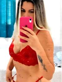 Oi meus queridos sou loira e adoro um oral bastante molhado no meu servico sou bastante calma asseguro que voce tera momentos prazerosos comigo tudo e...